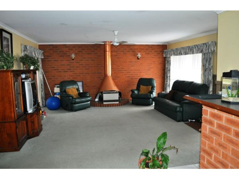 5 Ti Tree Court, Koo Wee Rup VIC 3981