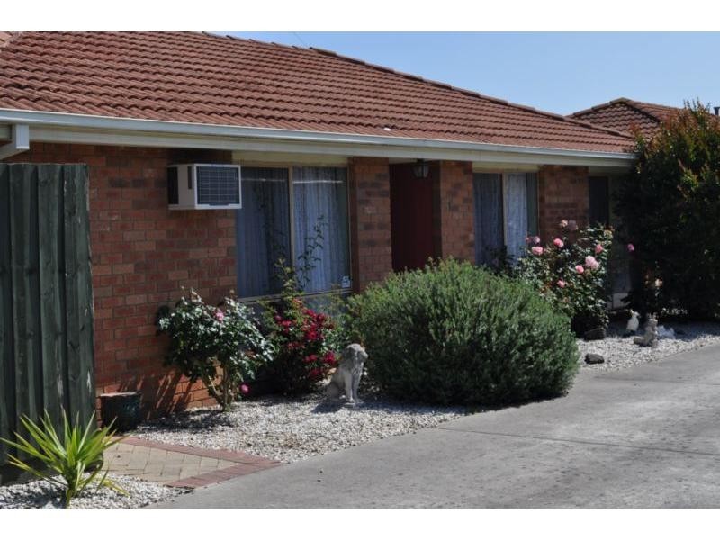 Unit 1/7 Rosalie Avenue, Cranbourne VIC 3977