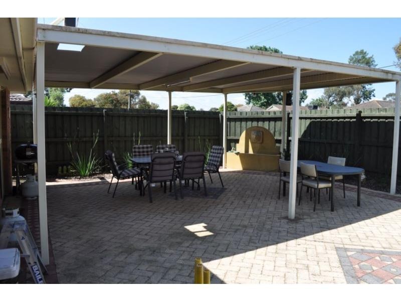 Unit 1/7 Rosalie Avenue, Cranbourne VIC 3977