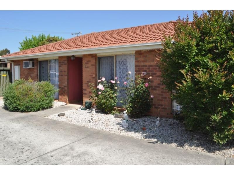 Unit 1/7 Rosalie Avenue, Cranbourne VIC 3977