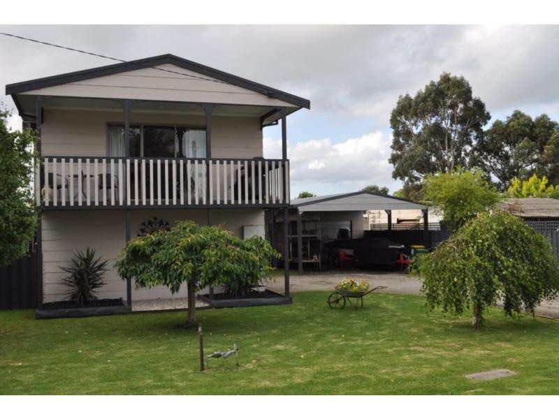 2 Fisher Terrace, Lang Lang VIC 3984