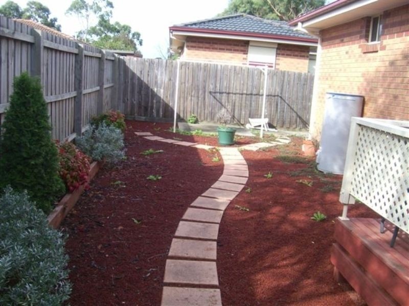 4/7 Sybella Avenue, Koo Wee Rup VIC 3981