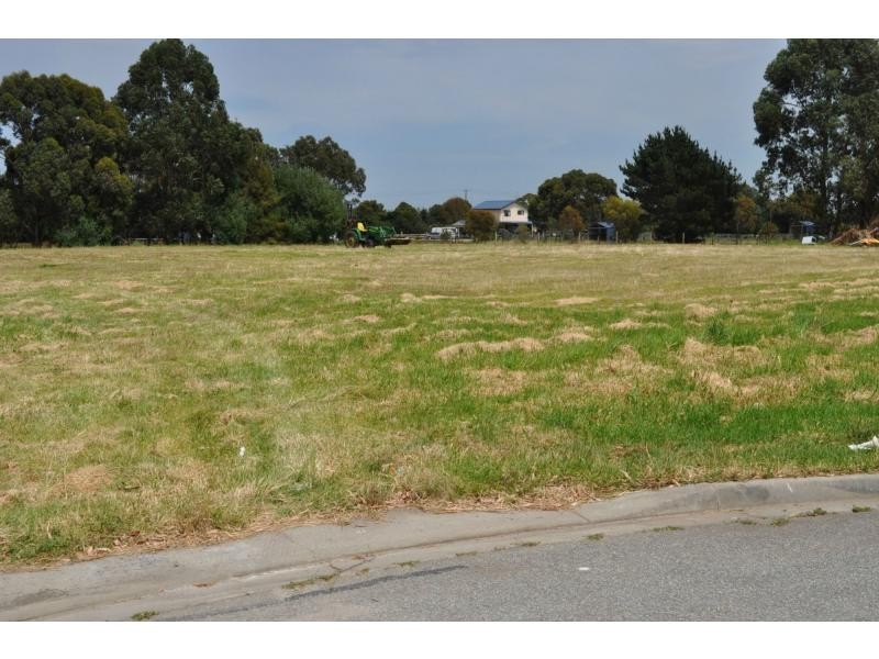 L1 Cambridge Street, Lang Lang VIC 3984