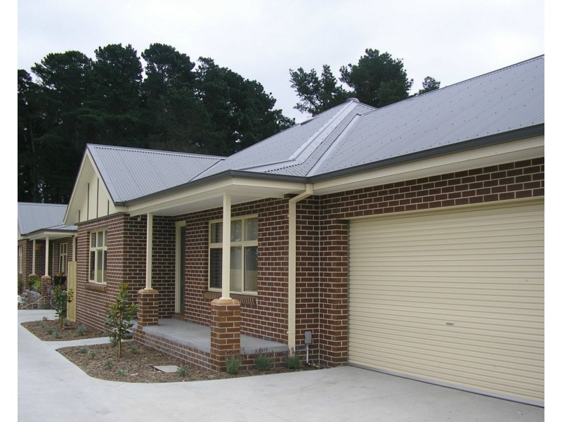 2/17 Salmon Street, Koo Wee Rup VIC 3981