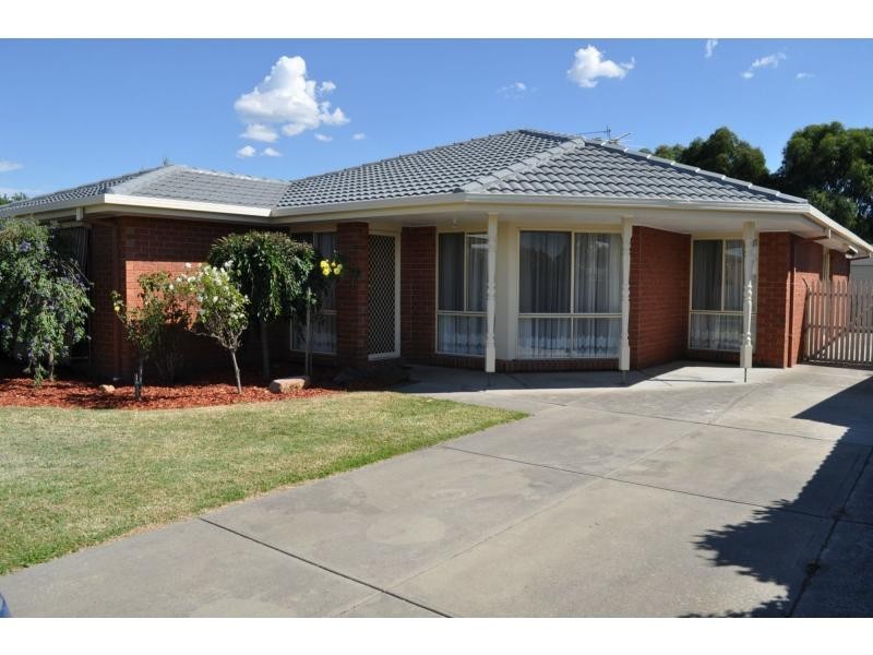 22 Alexander Avenue, Koo Wee Rup VIC 3981