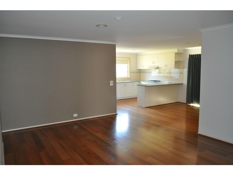22 Alexander Avenue, Koo Wee Rup VIC 3981