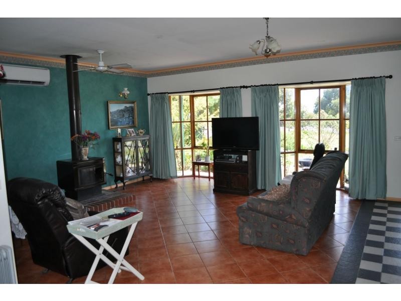 40 Forrest Drive, Nyora VIC 3987