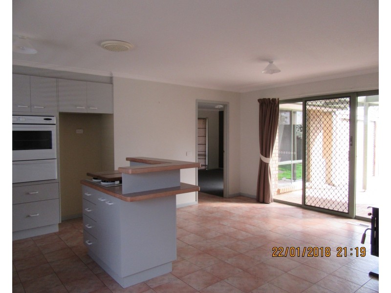 4 David Court, Koo Wee Rup VIC 3981