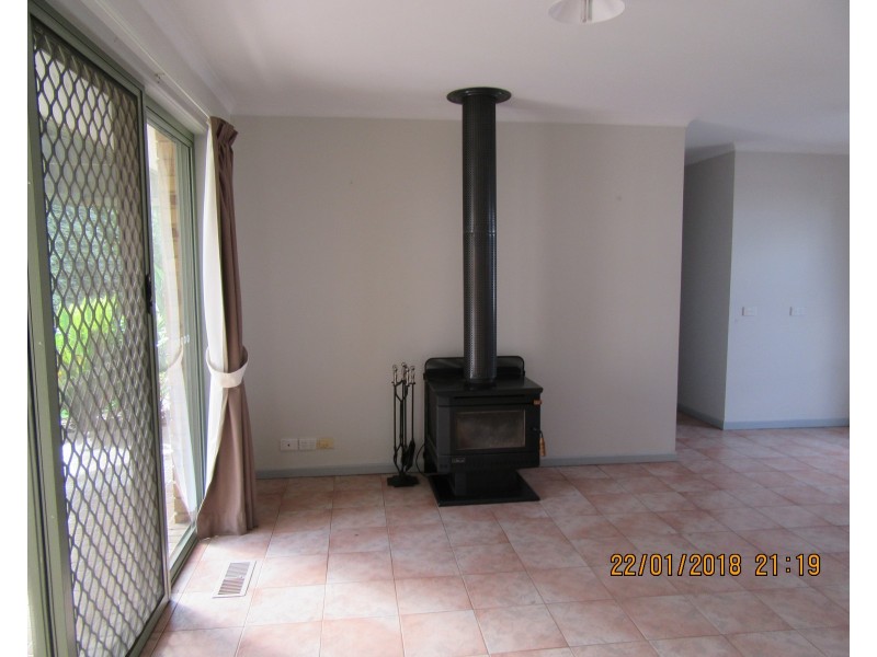 4 David Court, Koo Wee Rup VIC 3981