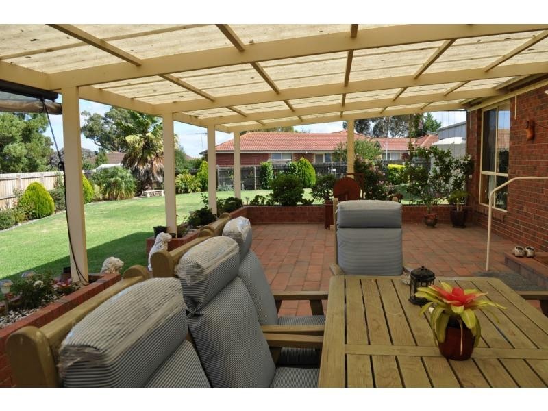 5 Gainsborough Avenue, Lang Lang VIC 3984