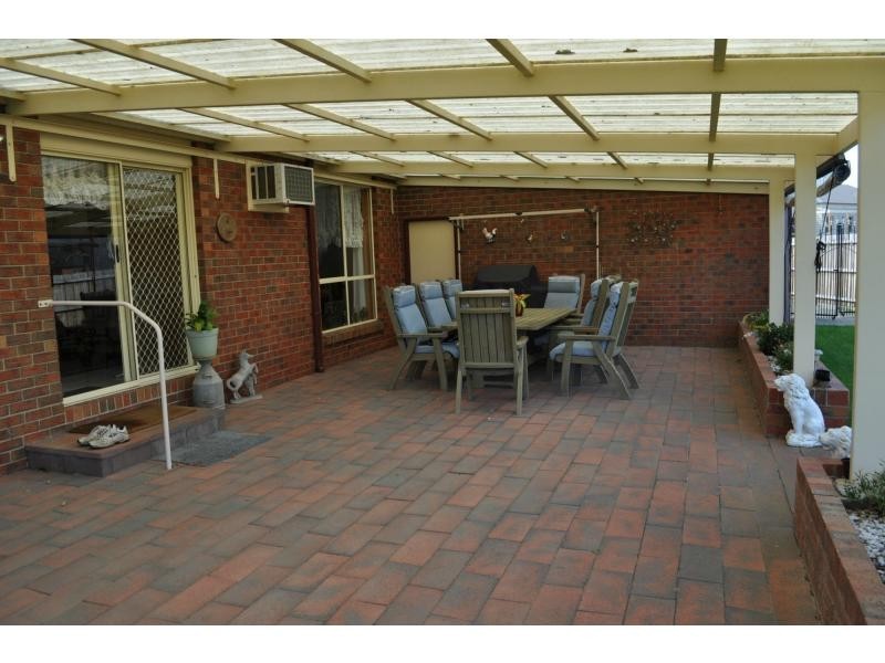 5 Gainsborough Avenue, Lang Lang VIC 3984