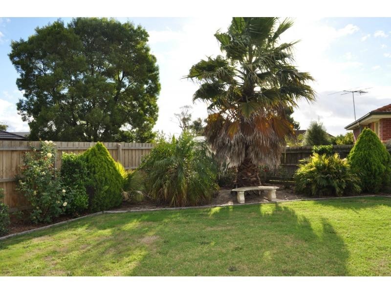 5 Gainsborough Avenue, Lang Lang VIC 3984