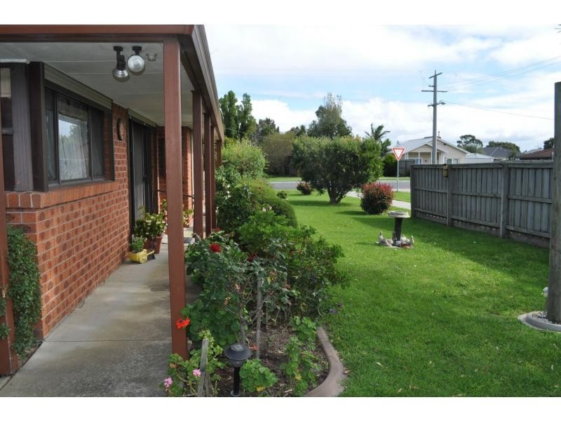 31 Sybella Avenue, Koo Wee Rup VIC 3981