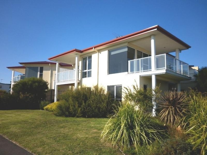 1/33 Shetland Heights Road, San Remo VIC 3925