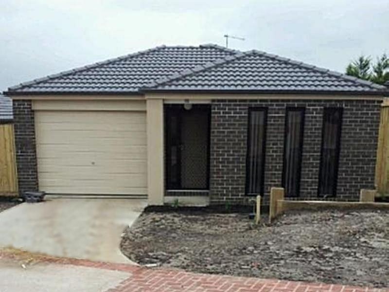 13/107 ARMY Road, Pakenham VIC 3810