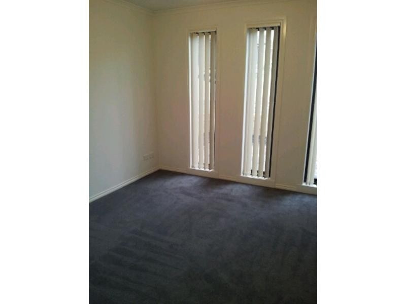 13/107 ARMY Road, Pakenham VIC 3810