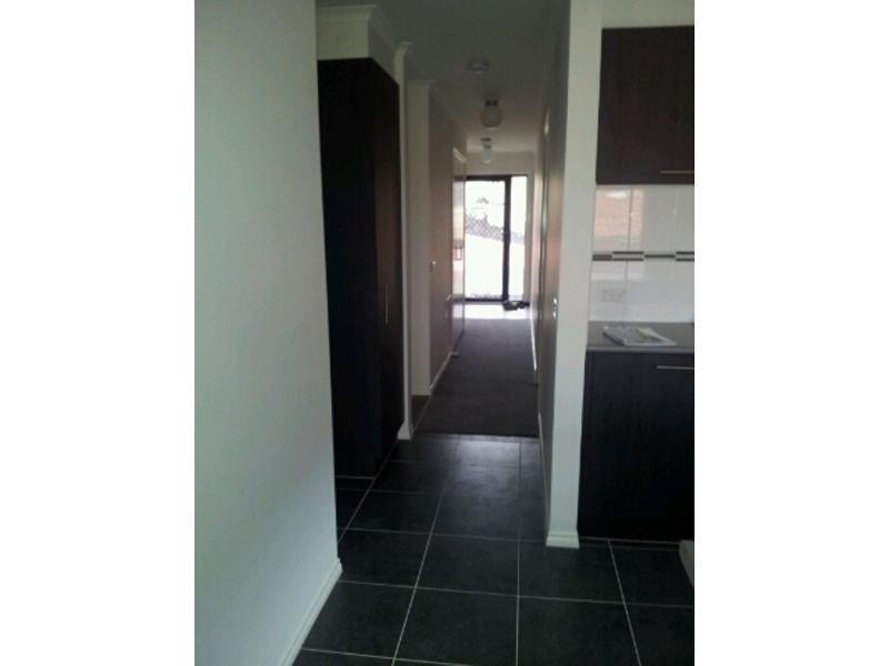 13/107 ARMY Road, Pakenham VIC 3810