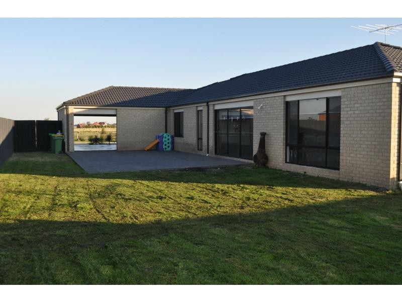 40 Bailey Boulevard, Koo Wee Rup VIC 3981