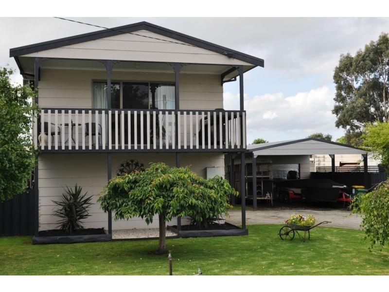 2 Fisher Terrace, Lang Lang VIC 3984