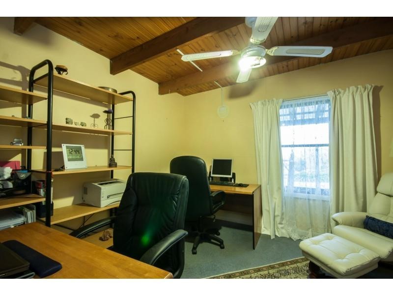 27 Hatchs Road, Nyora VIC 3987