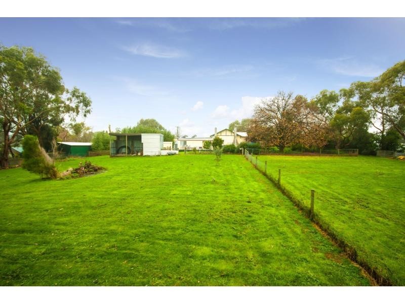 27 Hatchs Road, Nyora VIC 3987