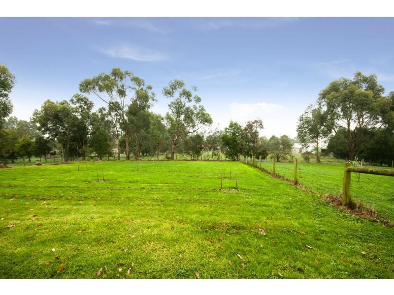 27 Hatchs Road, Nyora VIC 3987