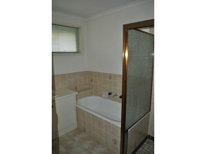 Unit 4/11 Roseberry Street, Lang Lang VIC 3984