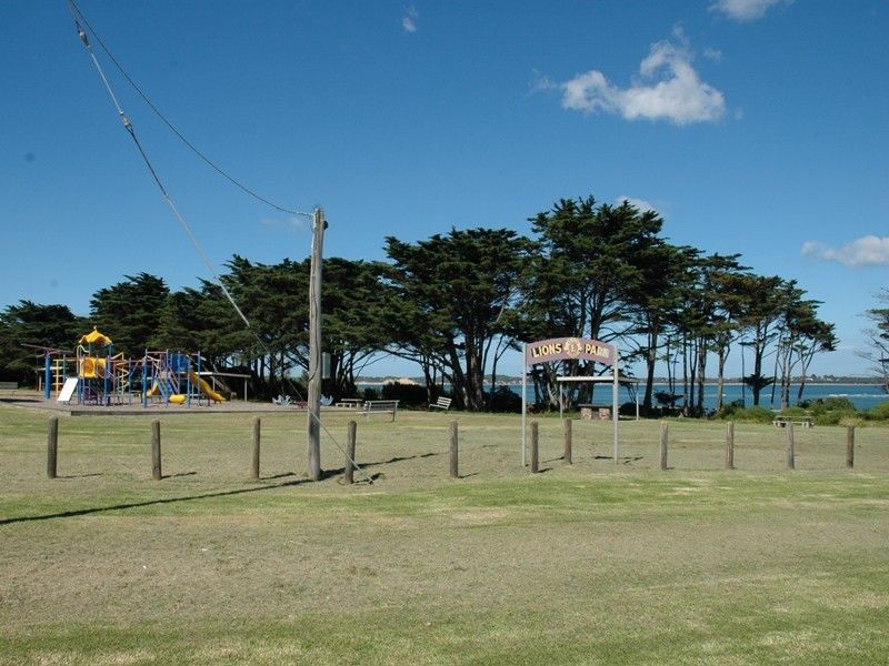 5 Wonthaggi Crescent, San Remo VIC 3925