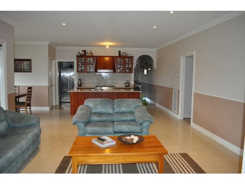 8 Townley Road, Koo Wee Rup VIC 3981