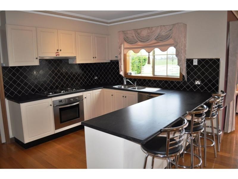 25 Supreme Close, Koo Wee Rup VIC 3981