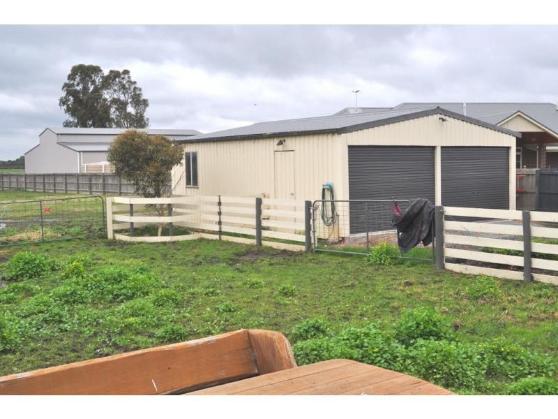 25 Supreme Close, Koo Wee Rup VIC 3981