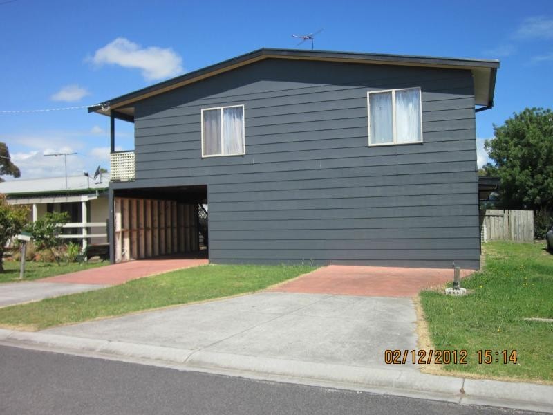 17 Greenwich Grange, Coronet Bay VIC 3984