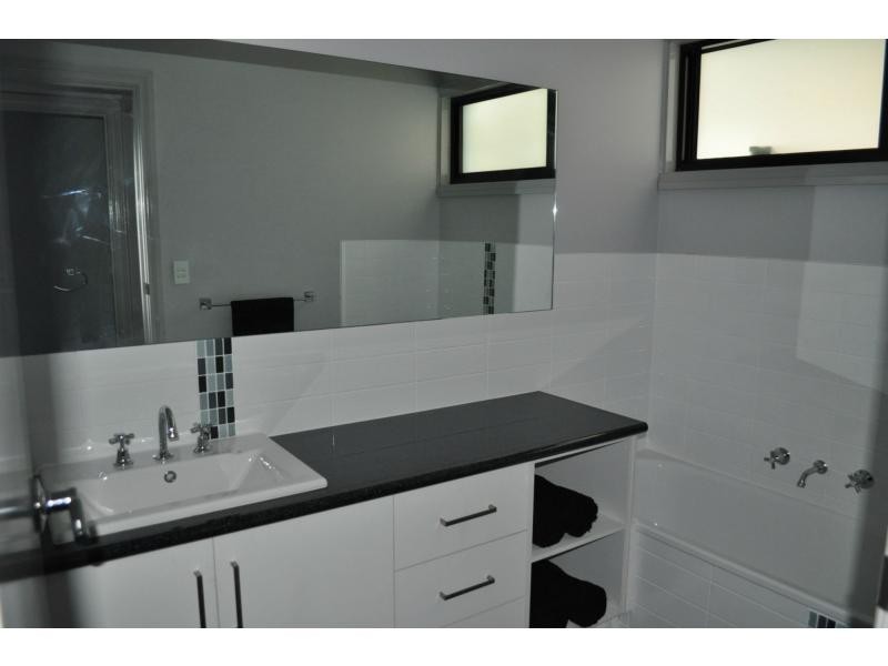 25 Sybella Avenue, Koo Wee Rup VIC 3981