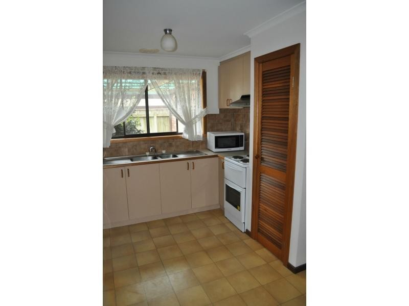 Unit 2/11 Blackfish Drive, Koo Wee Rup VIC 3981
