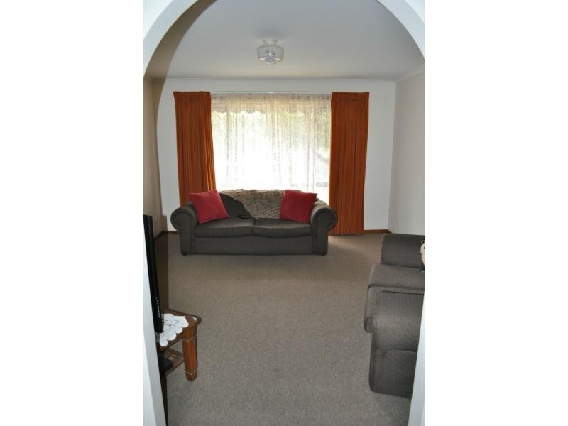 Unit 2/11 Blackfish Drive, Koo Wee Rup VIC 3981