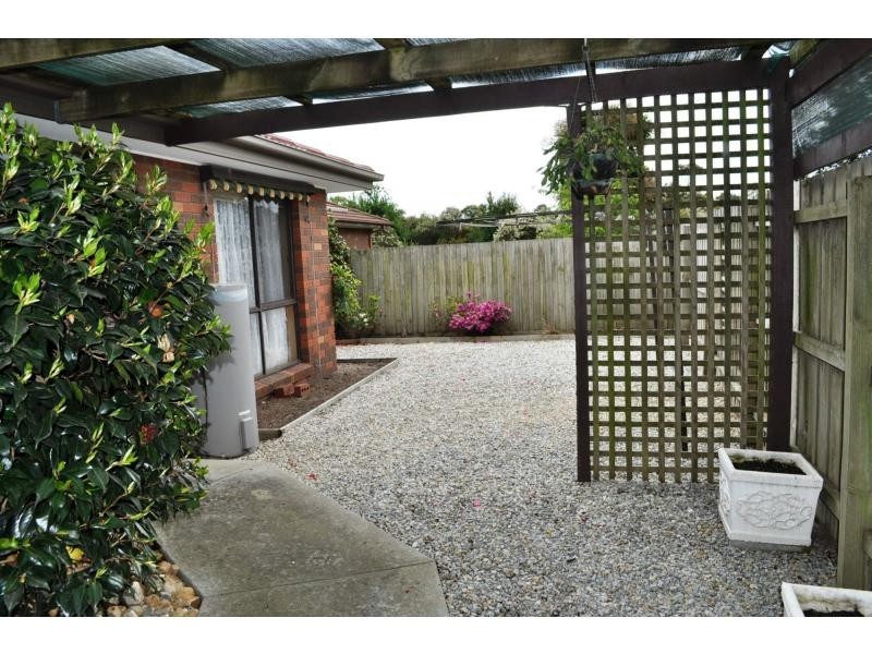 Unit 2/11 Blackfish Drive, Koo Wee Rup VIC 3981