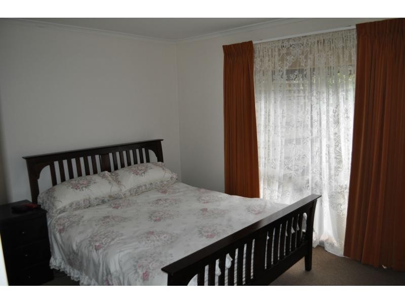 Unit 2/11 Blackfish Drive, Koo Wee Rup VIC 3981
