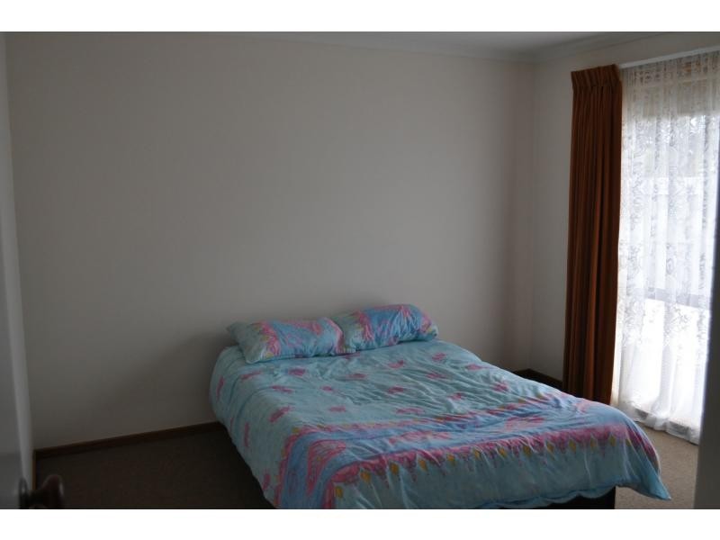 Unit 2/11 Blackfish Drive, Koo Wee Rup VIC 3981