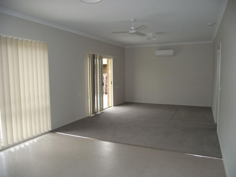 Unit 1/9 Cambridge Street, Lang Lang VIC 3984