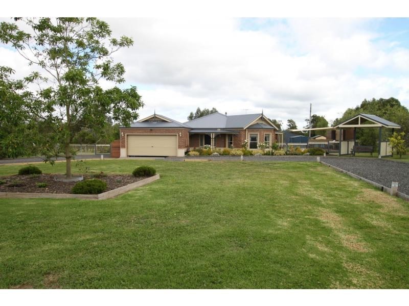 15 Hatchs Road, Nyora VIC 3987