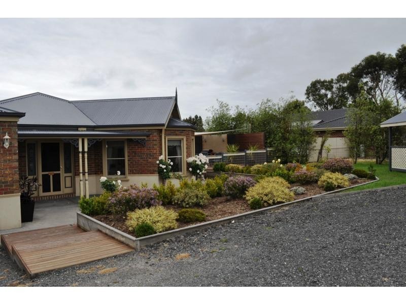 15 Hatchs Road, Nyora VIC 3987