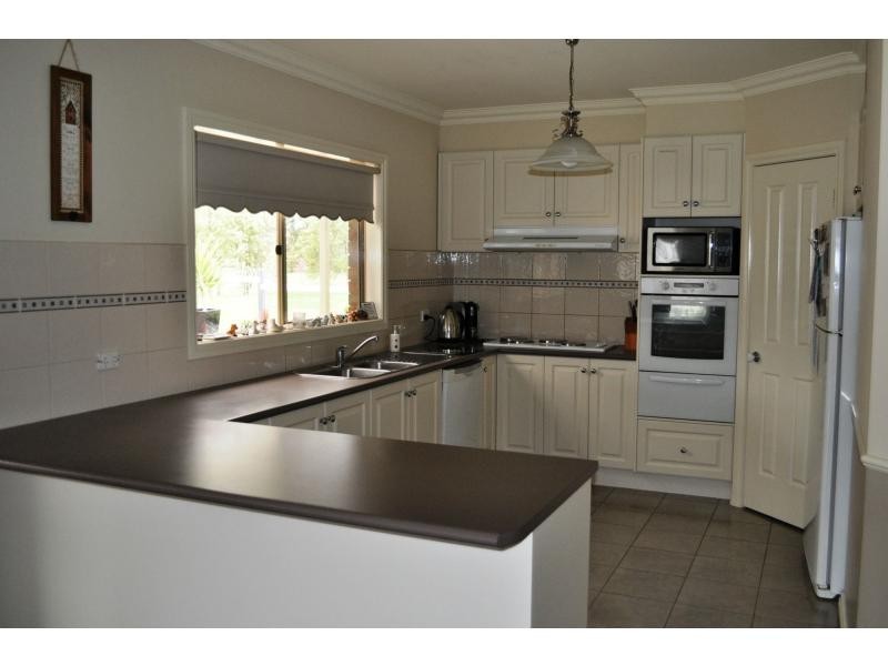 15 Hatchs Road, Nyora VIC 3987