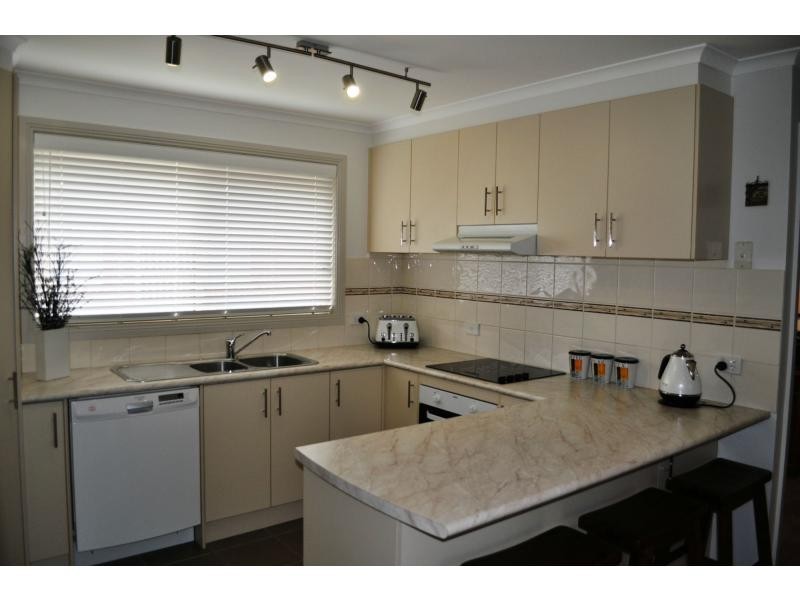 Unit 9/8a Henry Street, Koo Wee Rup VIC 3981