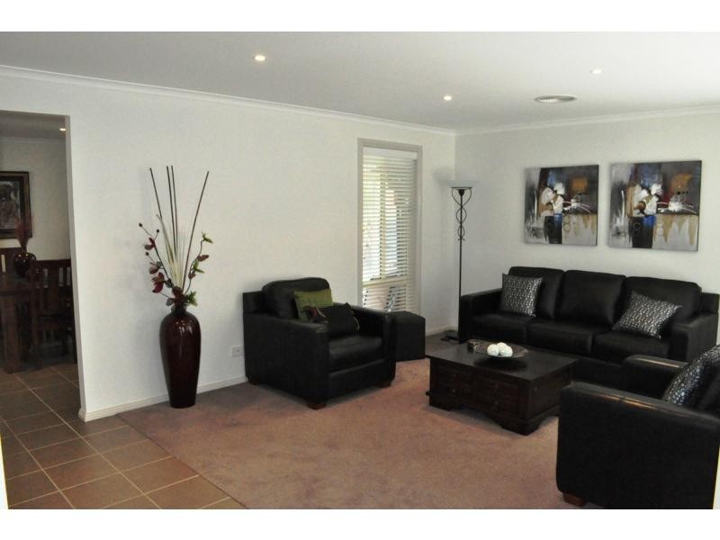 Unit 9/8a Henry Street, Koo Wee Rup VIC 3981