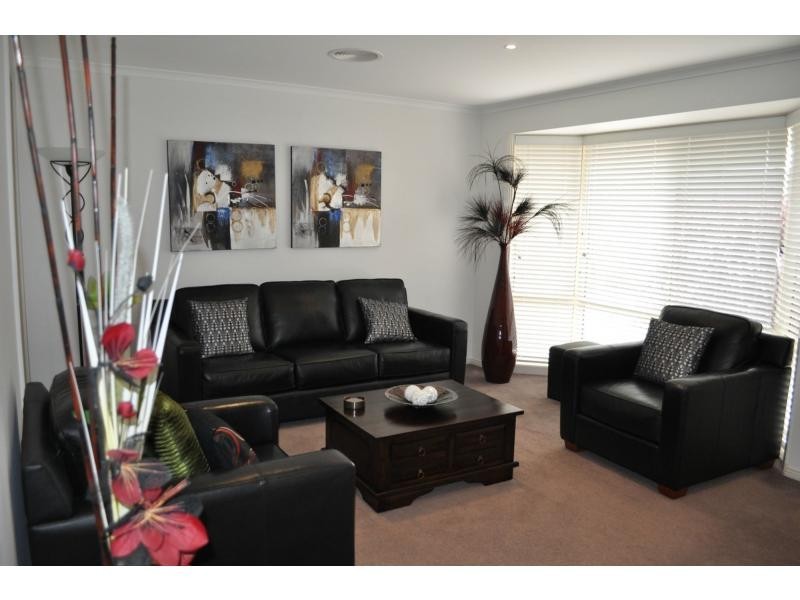 Unit 9/8a Henry Street, Koo Wee Rup VIC 3981