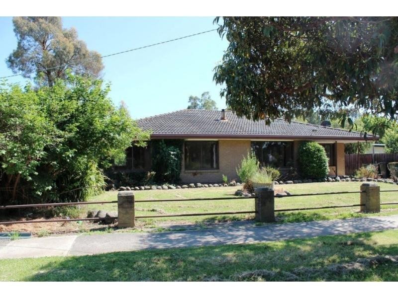 6 Railway Road, Tynong VIC 3813