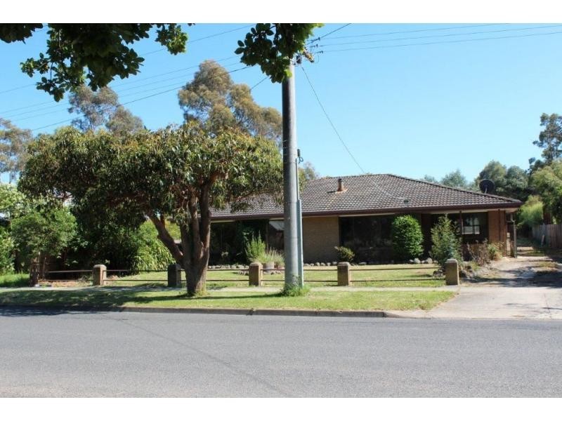 6 Railway Road, Tynong VIC 3813