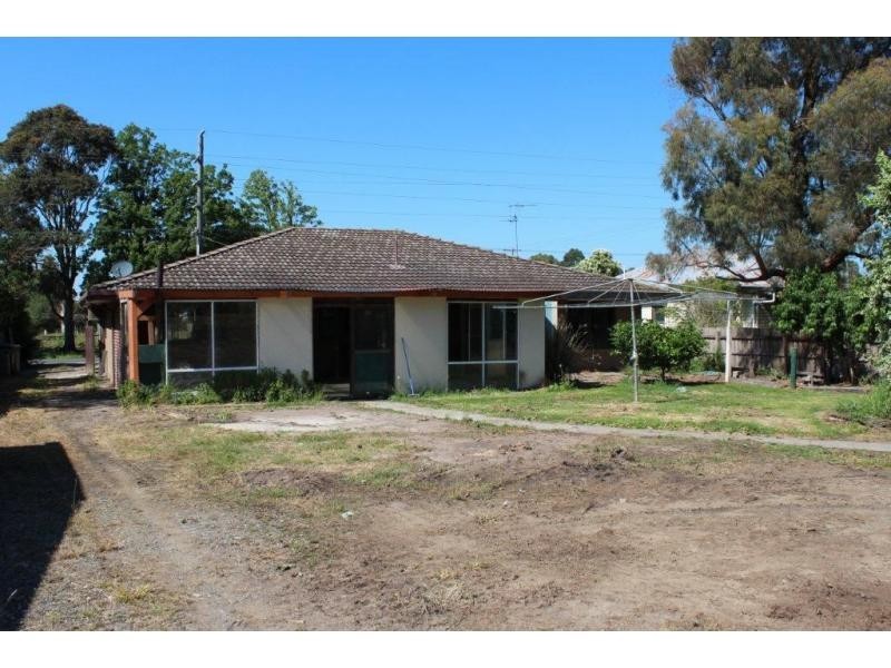 6 Railway Road, Tynong VIC 3813