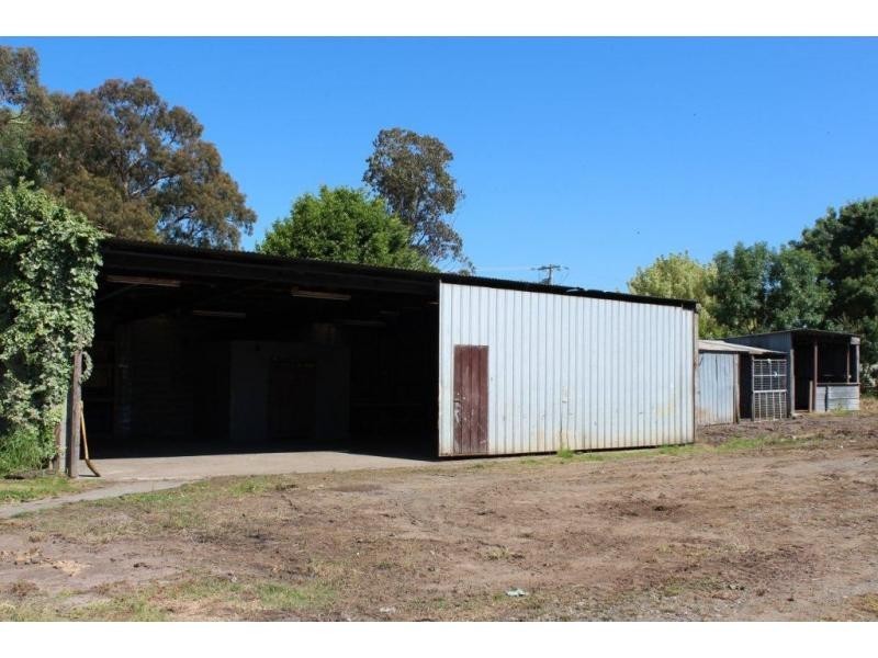 6 Railway Road, Tynong VIC 3813