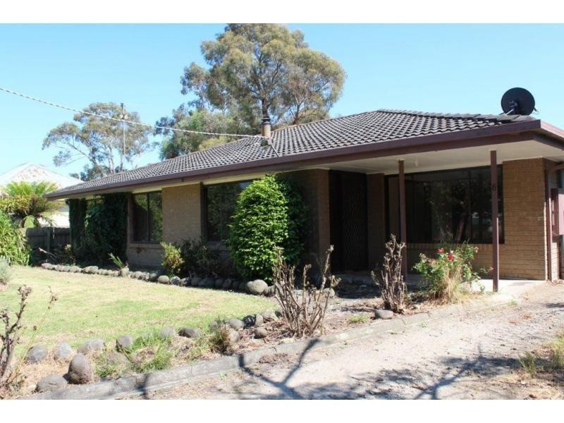 6 Railway Road, Tynong VIC 3813